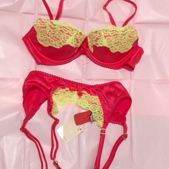- Agent Provocateur Pink & Yellow Novah Bra& Suspender - Picture 2 of 5
